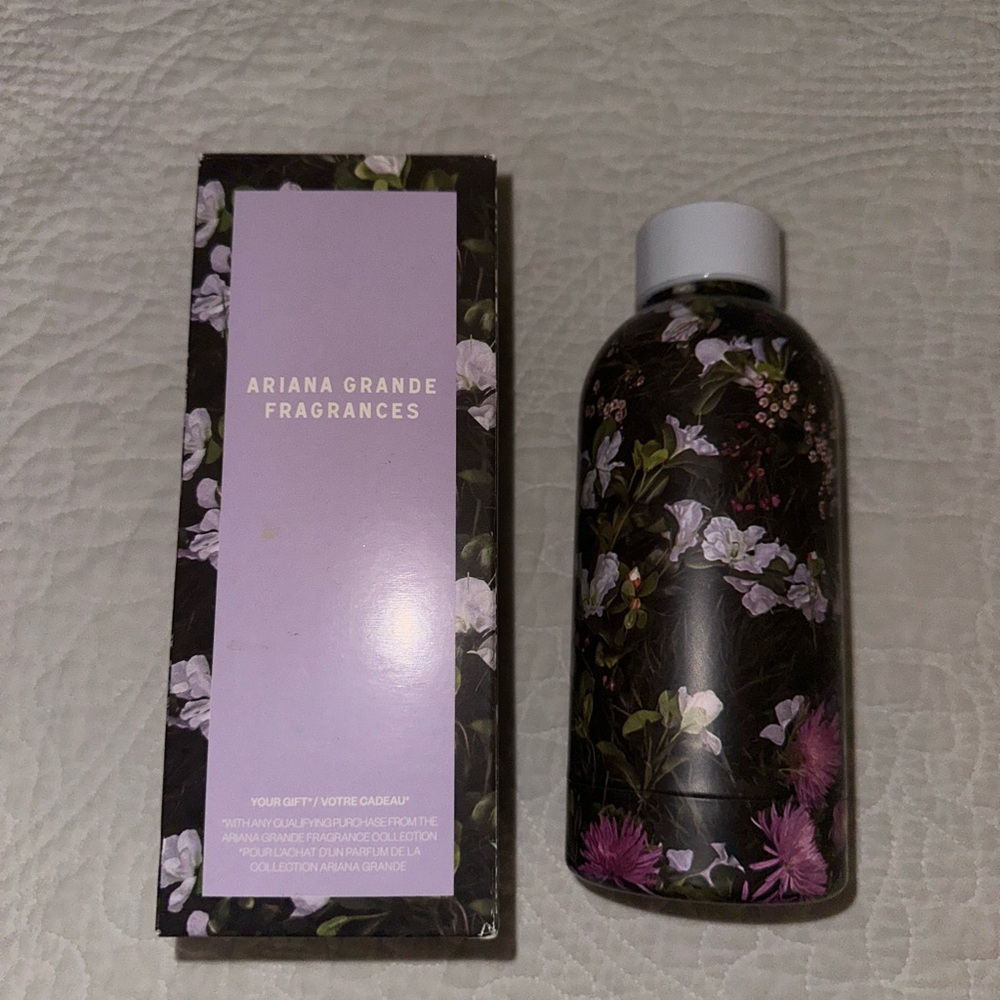Ariana Grande Floral Fragrance Set - Black and Purple